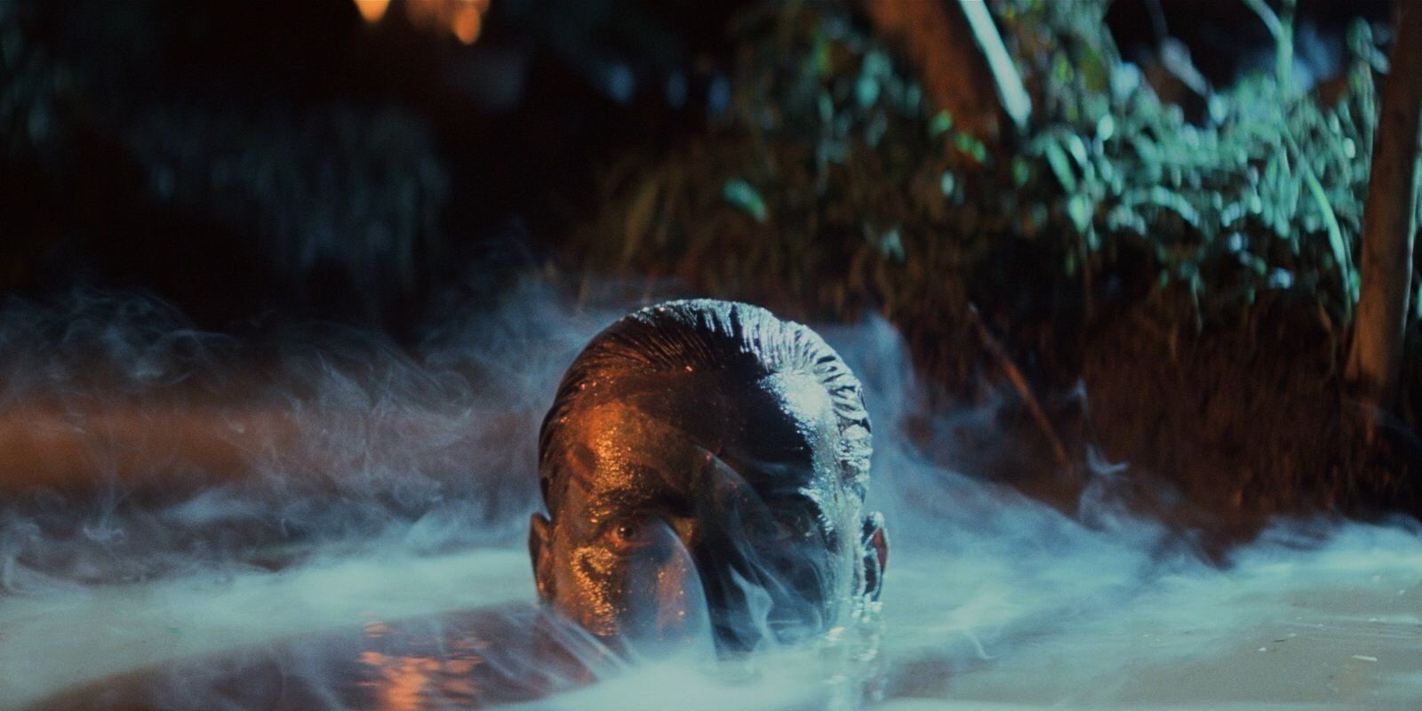 martin-sheen-in-the-river-in-apocalypse-now-4389588